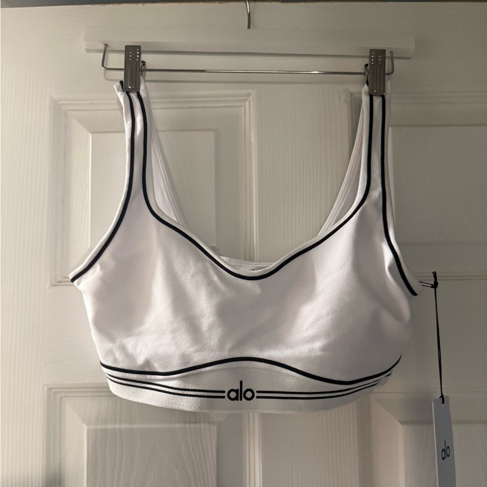 NWT Alo Yoga airbrush heart throb bra WHITE/BLACK Size M